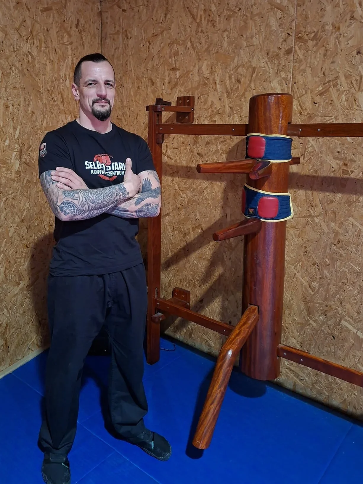 Christof Hangl in the Selbststark training room
